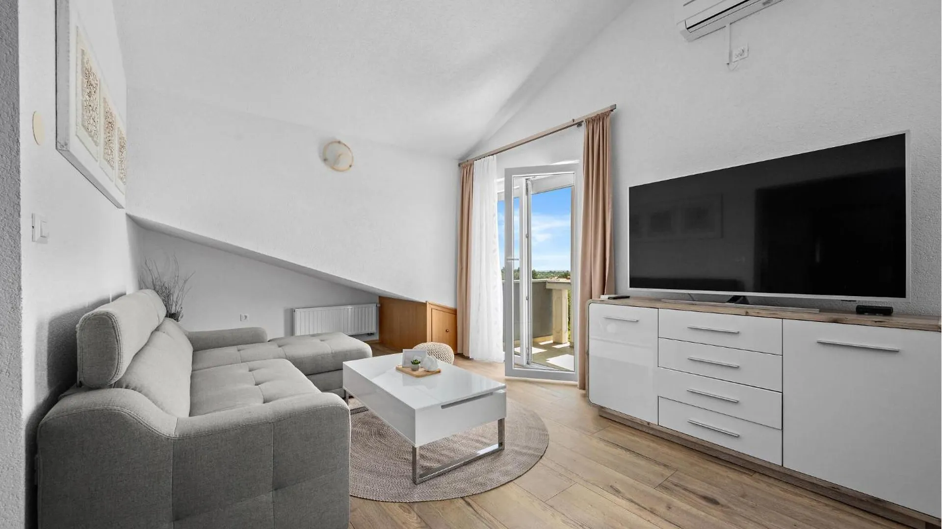 Nice Apartment In Medulin With Kitchen 0*,  Croatia