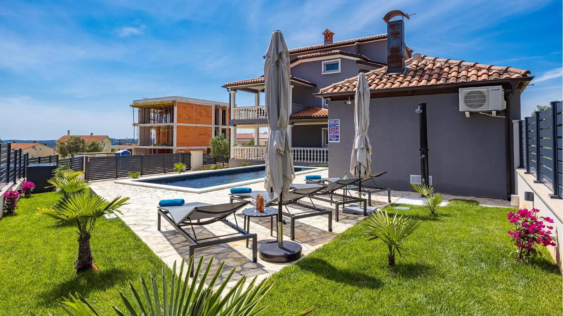 Nice Apartment In Medulin With Kitchen